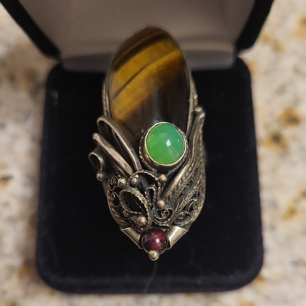 Vintage Tigers Eye and Jade Ring in Sterling Silver 16 Grams.